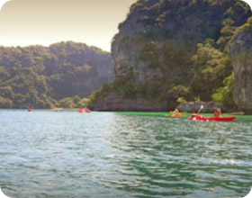 A pristine island: เกาะพะลวย