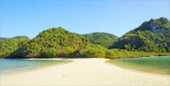 A pristine island: เกาะพะลวย